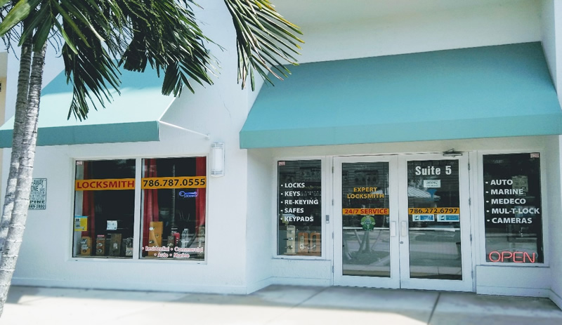 Tienda de Expert Locksmith Aventura en 2775 NE 187th St, Aventura FL 33180